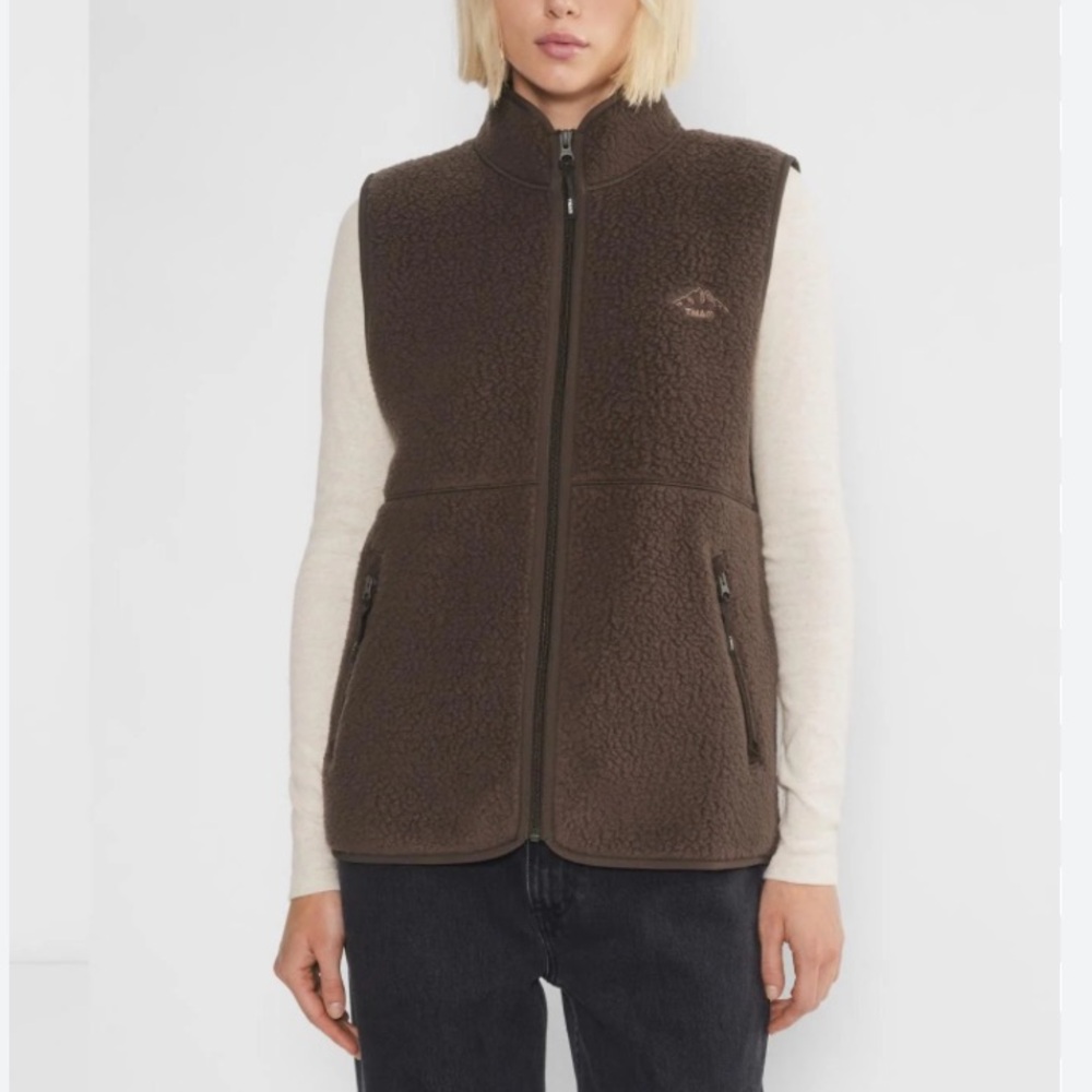 Aritzia TNA Polartec Thermal Mockneck vest in Rich Mocha Brown